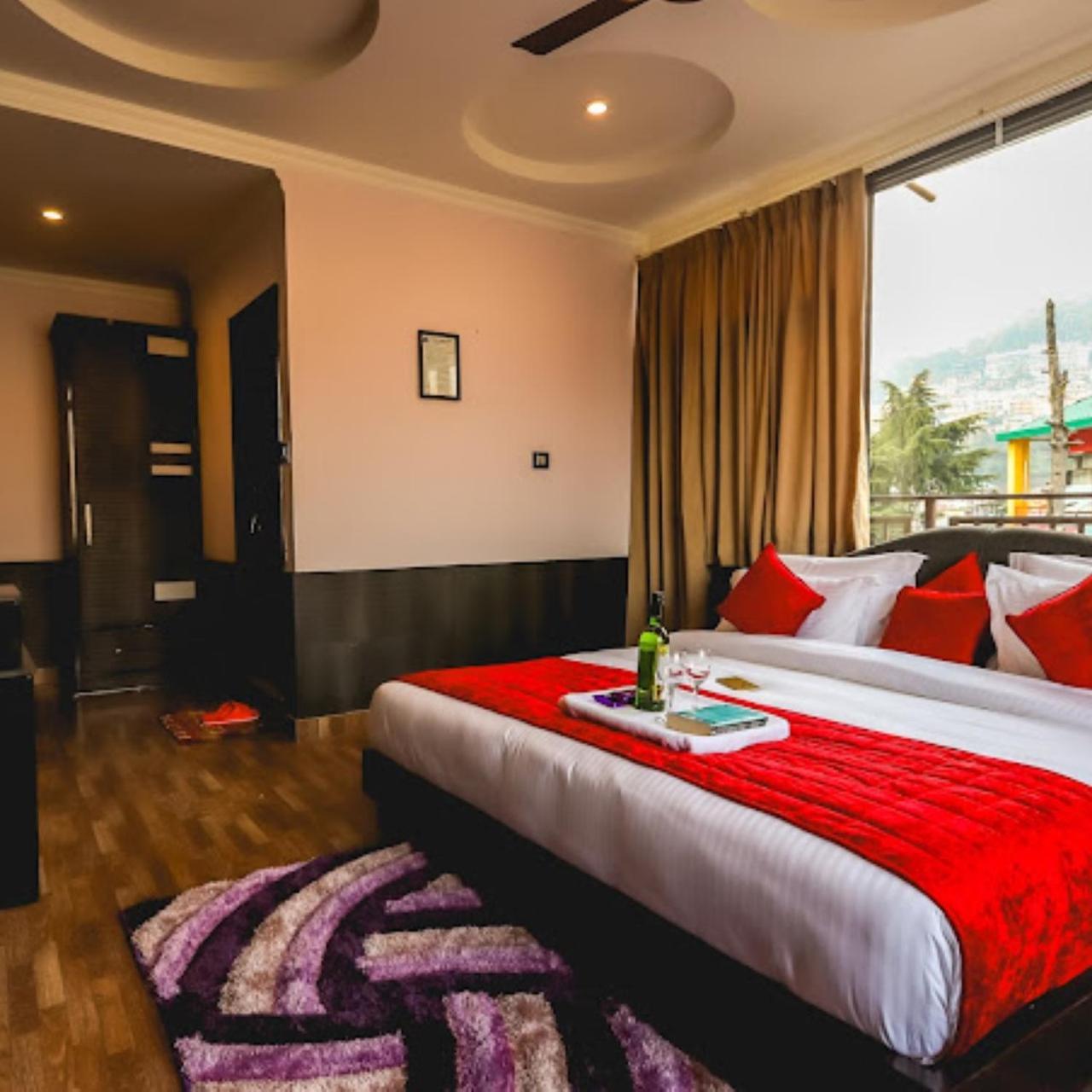 Hotel Holiday Hill, Near Mall Road, Mcleodganj# Parking#Restaurant Dharamszala Kültér fotó