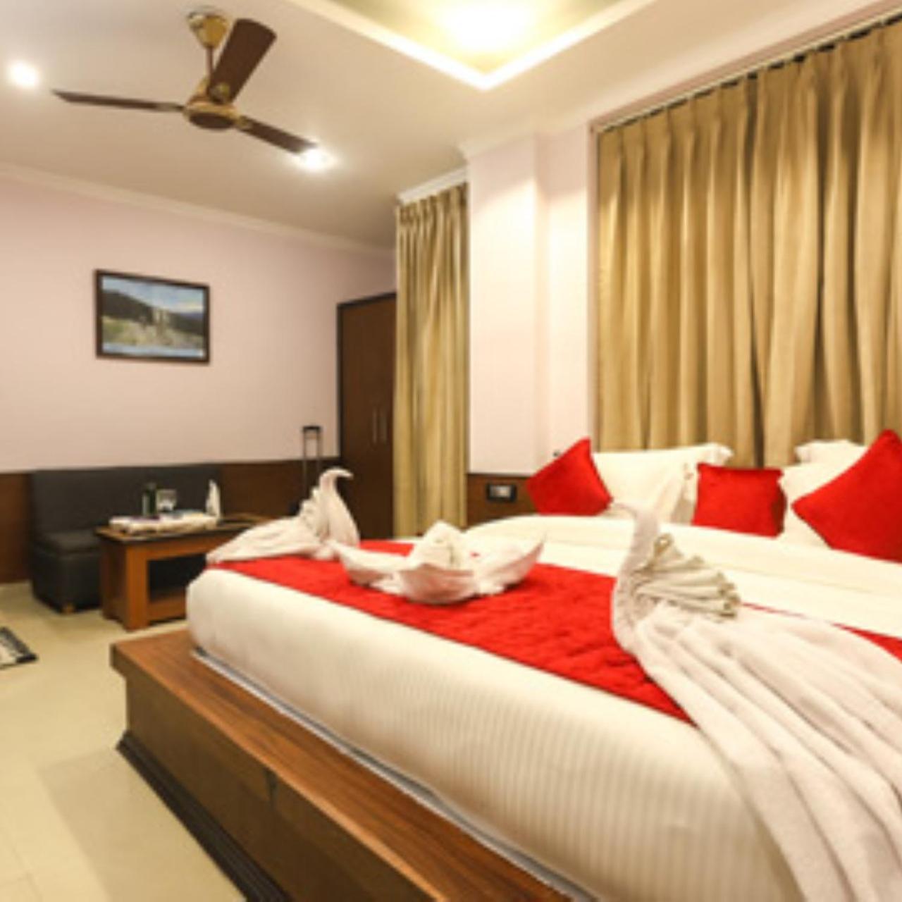 Hotel Holiday Hill, Near Mall Road, Mcleodganj# Parking#Restaurant Dharamszala Kültér fotó
