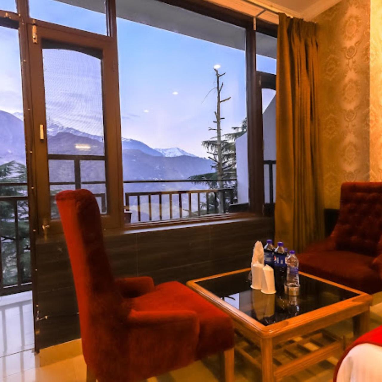 Hotel Holiday Hill, Near Mall Road, Mcleodganj# Parking#Restaurant Dharamszala Kültér fotó