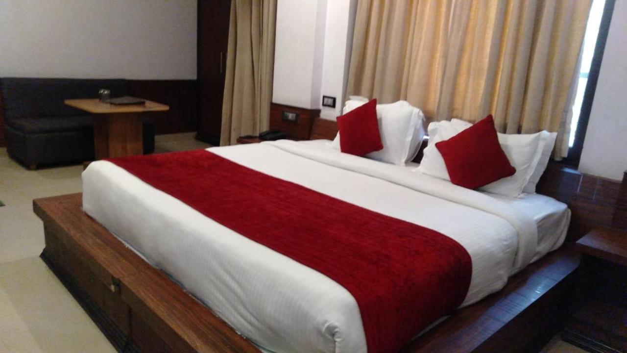 Hotel Holiday Hill, Near Mall Road, Mcleodganj# Parking#Restaurant Dharamszala Kültér fotó