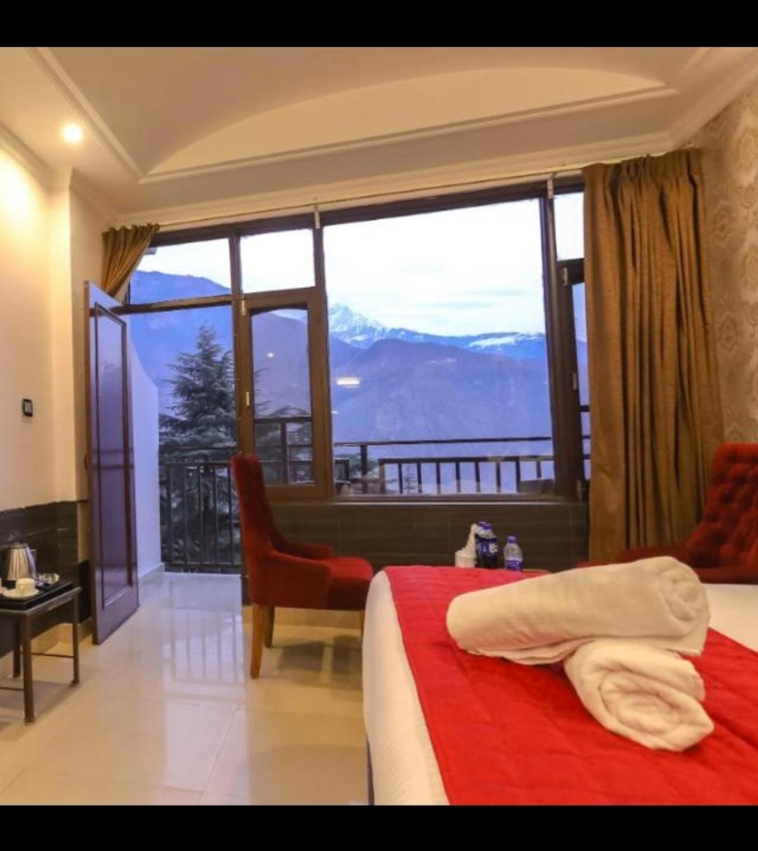 Hotel Holiday Hill, Near Mall Road, Mcleodganj# Parking#Restaurant Dharamszala Kültér fotó