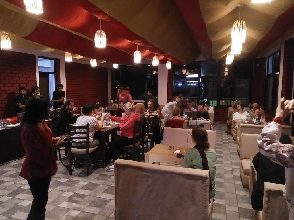 Hotel Holiday Hill, Near Mall Road, Mcleodganj# Parking#Restaurant Dharamszala Kültér fotó