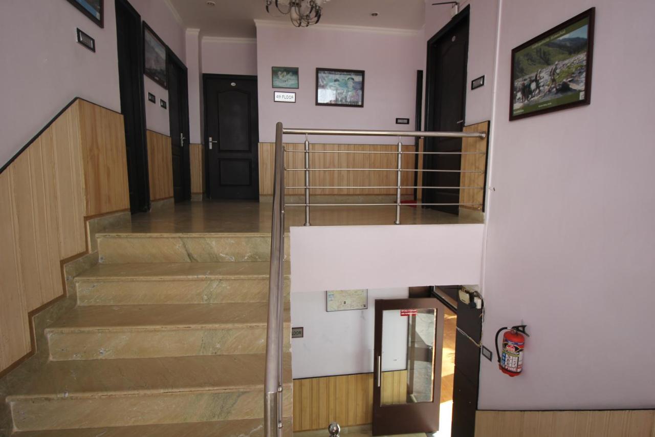Hotel Holiday Hill, Near Mall Road, Mcleodganj# Parking#Restaurant Dharamszala Kültér fotó