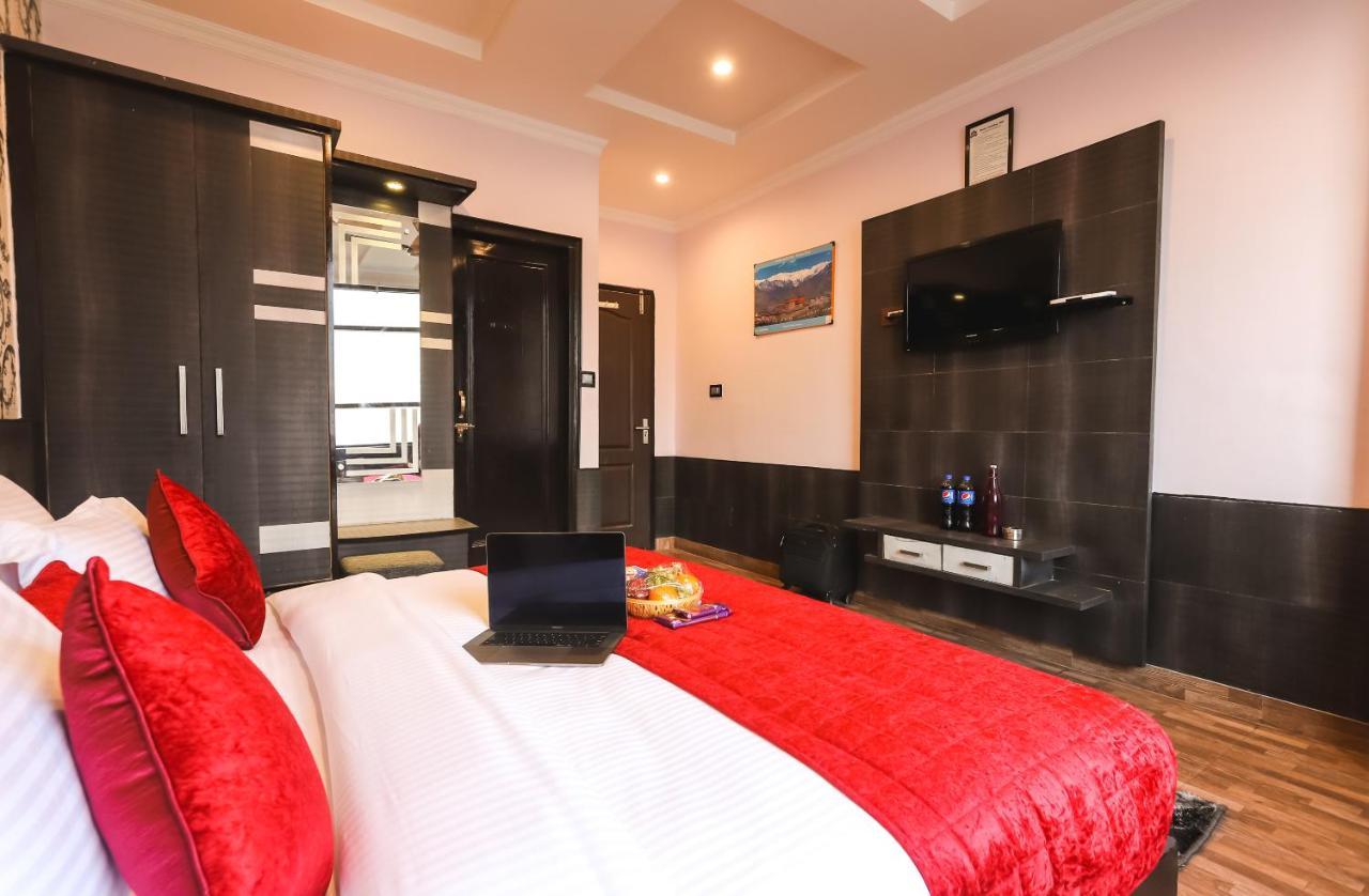 Hotel Holiday Hill, Near Mall Road, Mcleodganj# Parking#Restaurant Dharamszala Kültér fotó