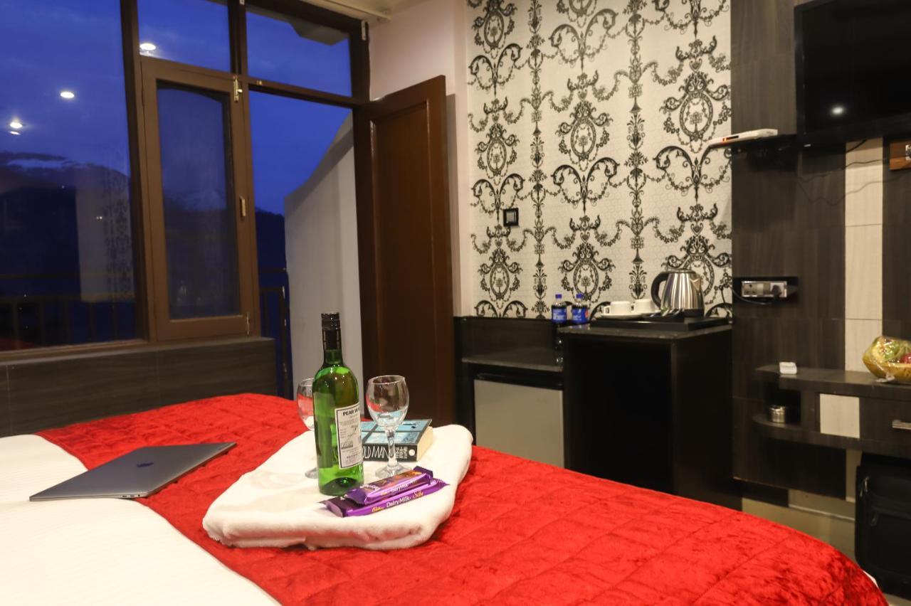 Hotel Holiday Hill, Near Mall Road, Mcleodganj# Parking#Restaurant Dharamszala Kültér fotó