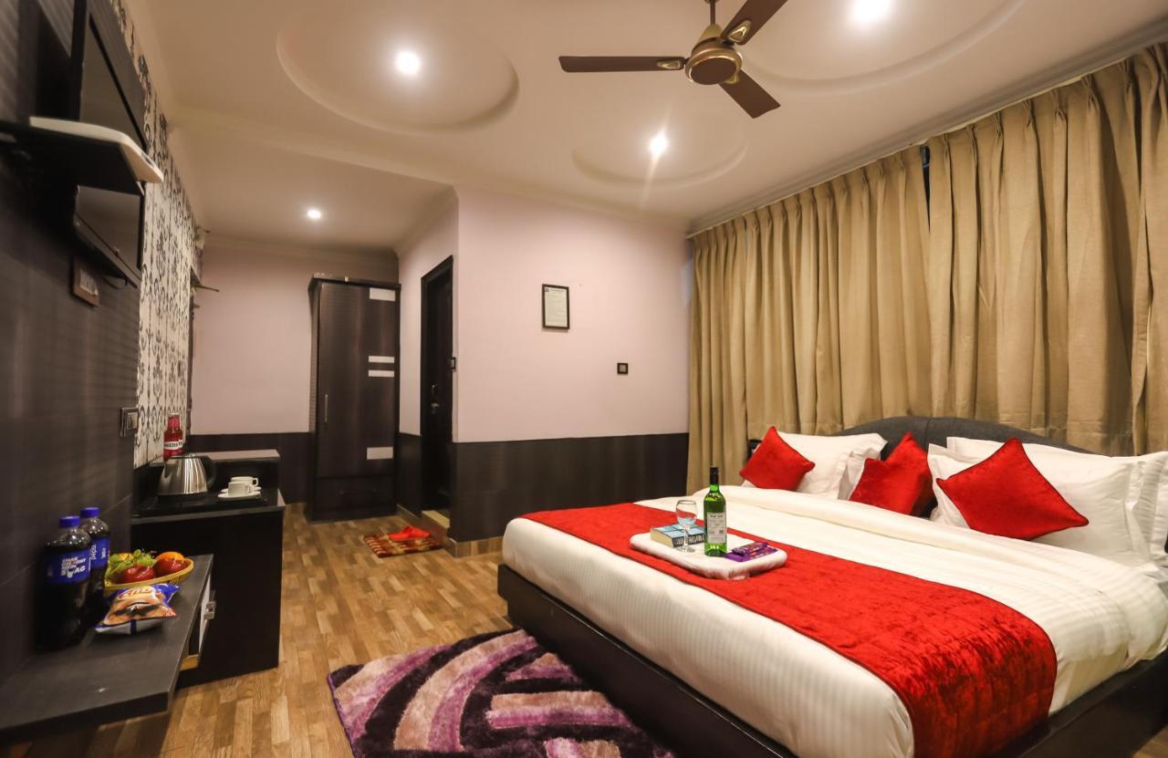 Hotel Holiday Hill, Near Mall Road, Mcleodganj# Parking#Restaurant Dharamszala Kültér fotó