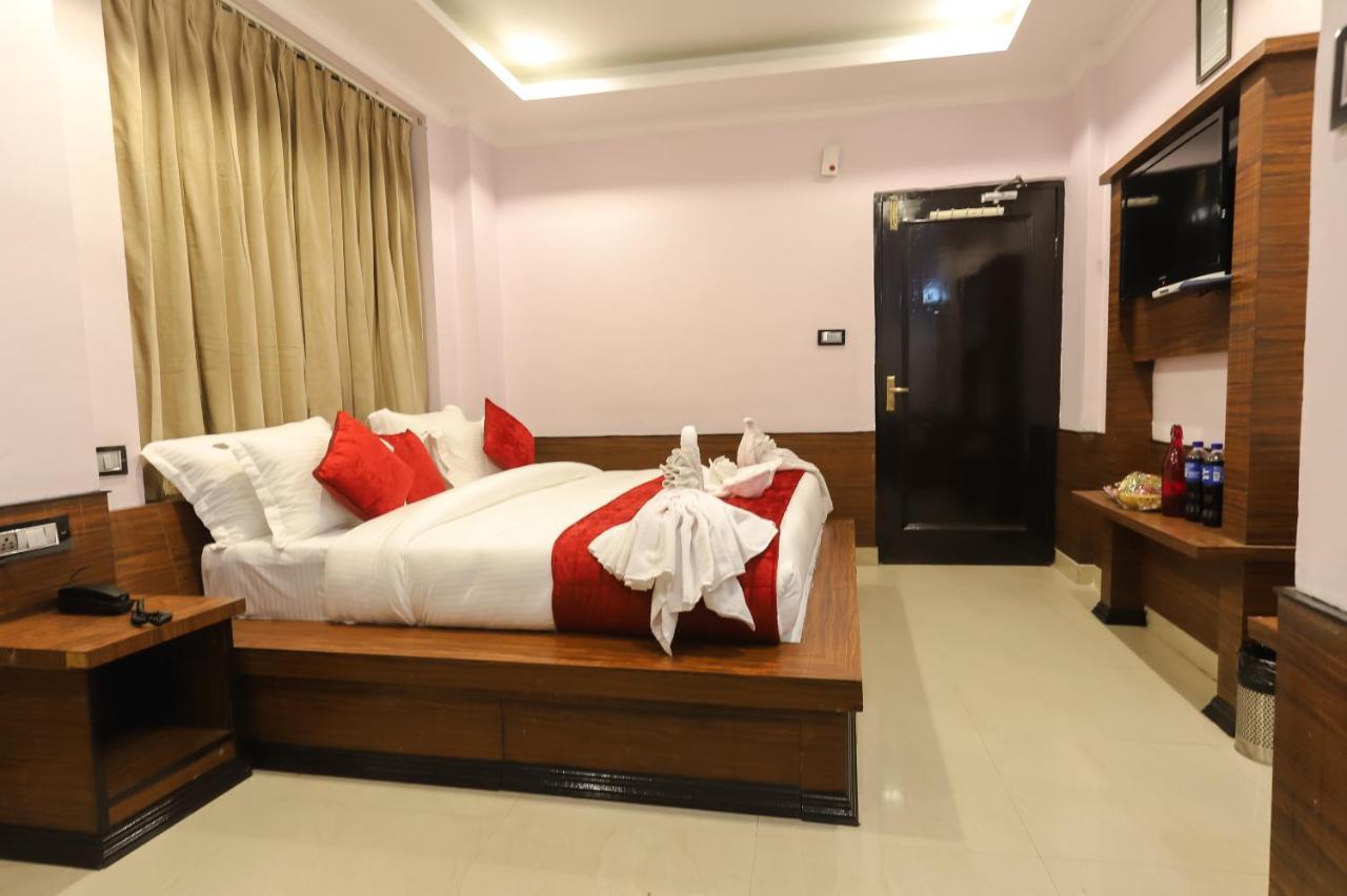 Hotel Holiday Hill, Near Mall Road, Mcleodganj# Parking#Restaurant Dharamszala Kültér fotó