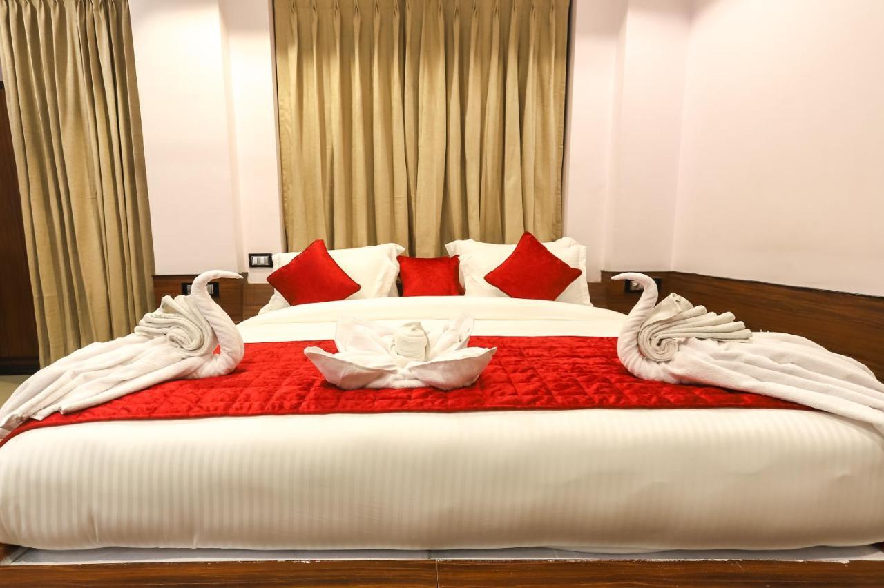 Hotel Holiday Hill, Near Mall Road, Mcleodganj# Parking#Restaurant Dharamszala Kültér fotó